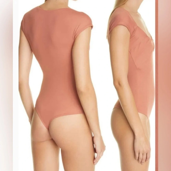 Alix NYC Odin pleat detail bodysuit in clay - Picture 2 of 7